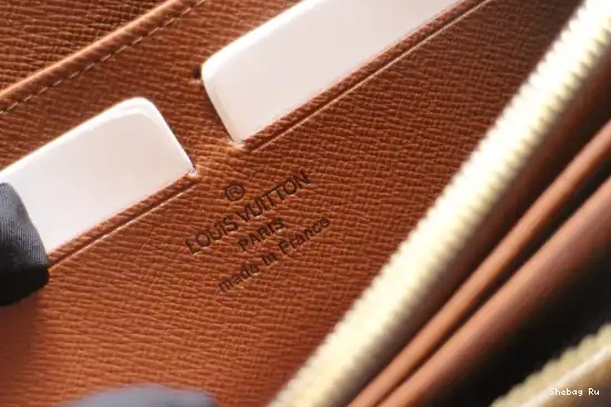 LOUIS ZIPPY WALLET VUITTON 0619
